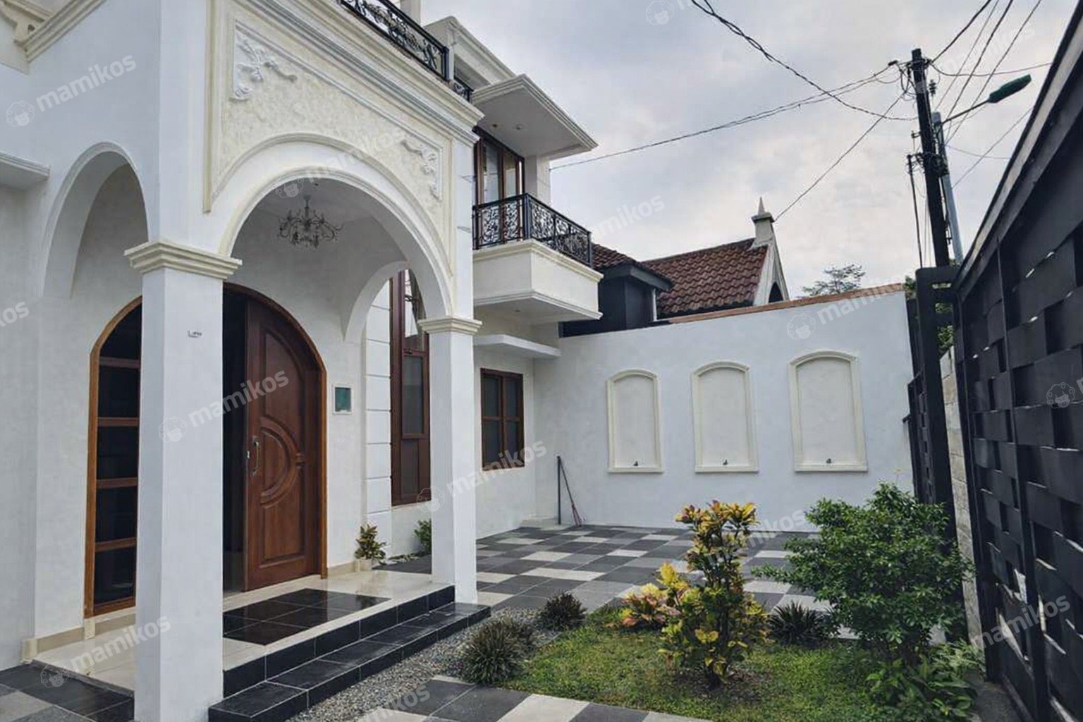 Rumah Sertifikat SHM 5 Kamar Tidur 5 Kamar Mandi Pondok Kelapa Jakarta Timur