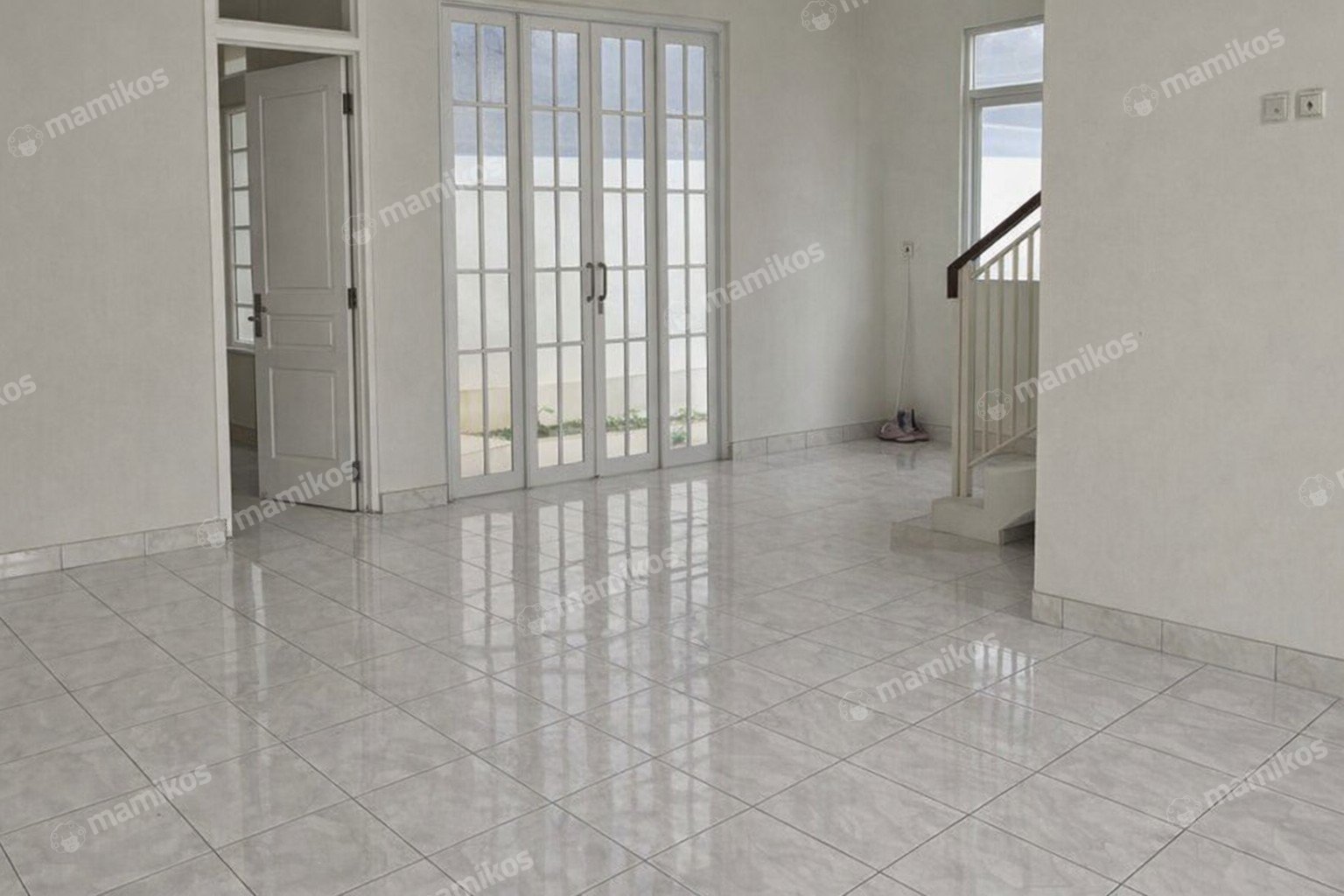 Rumah Sertifikat SHM 3 Kamar Tidur 3 Kamar Mandi Citra Grand Jakarta Timur