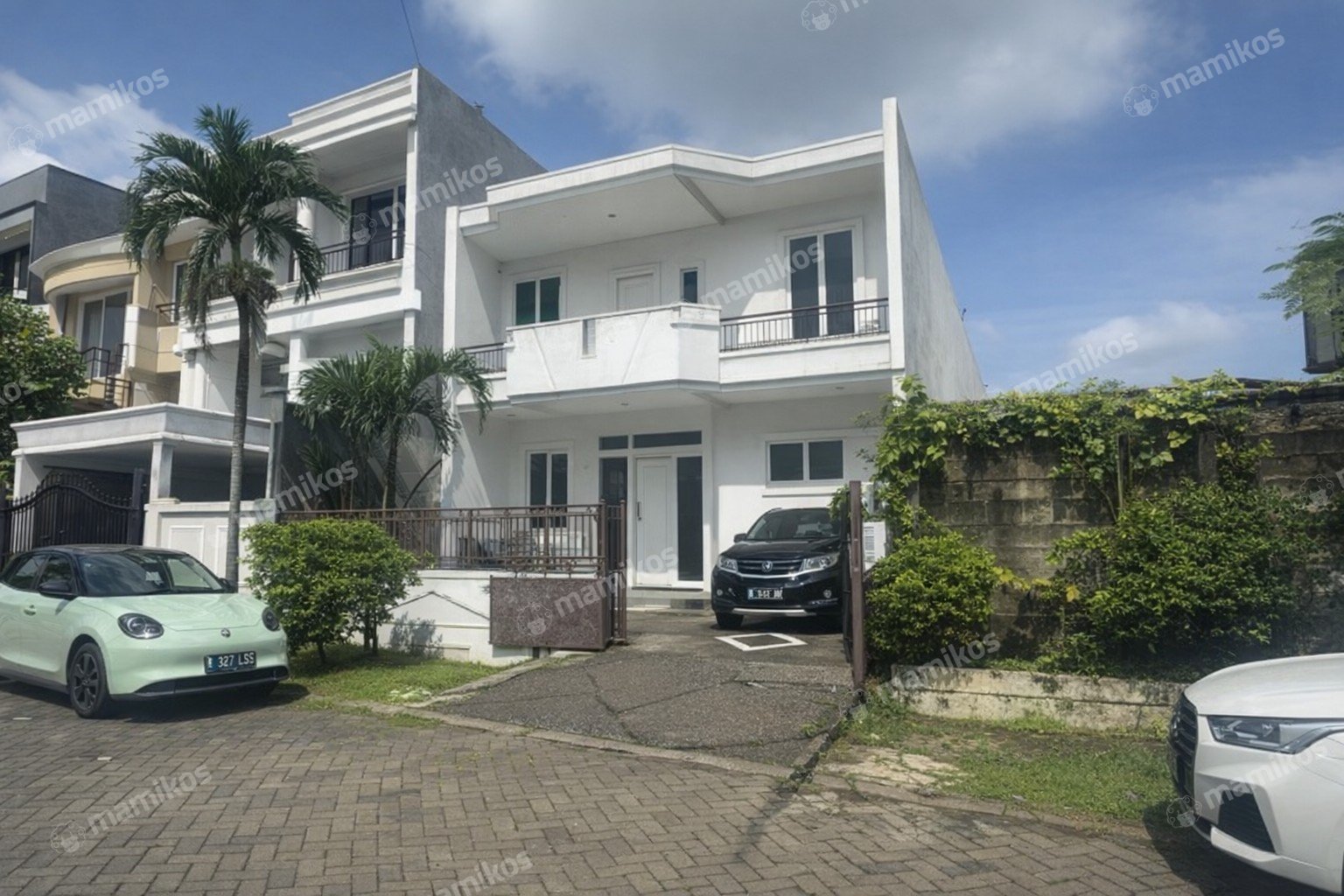 Rumah Sertifikat SHM 4 Kamar Tidur 2 Kamar Mandi Taman Palem Jakarta Barat
