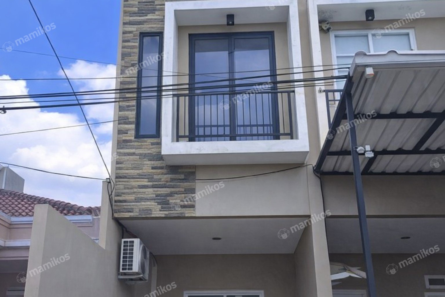 Rumah Sertifikat SHM 3 Kamar Tidur 3 Kamar Mandi Kebon Jeruk Jakarta Barat