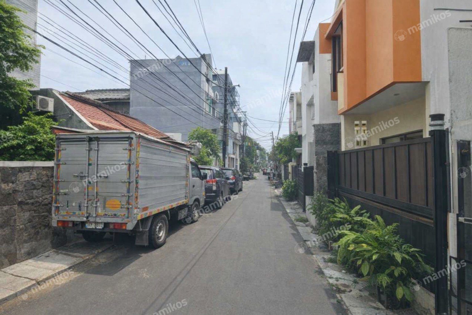 Rumah Sertifikat SHM 5 Kamar Tidur 3 Kamar Mandi Kebon Jeruk Jakarta Barat - Photo 4