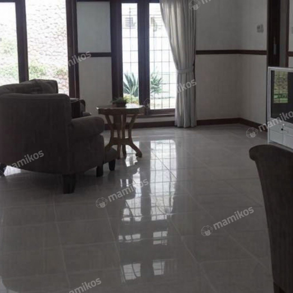 Rumah Sertifikat SHM 4 Kamar Tidur 3 Kamar Mandi Panglima Polim Jakarta Selatan