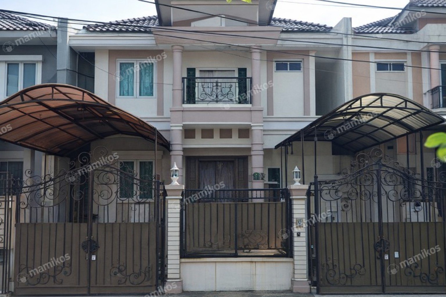 Rumah Sertifikat SHM 4 Kamar Tidur 3 Kamar Mandi Daan Mogot Jakarta Barat