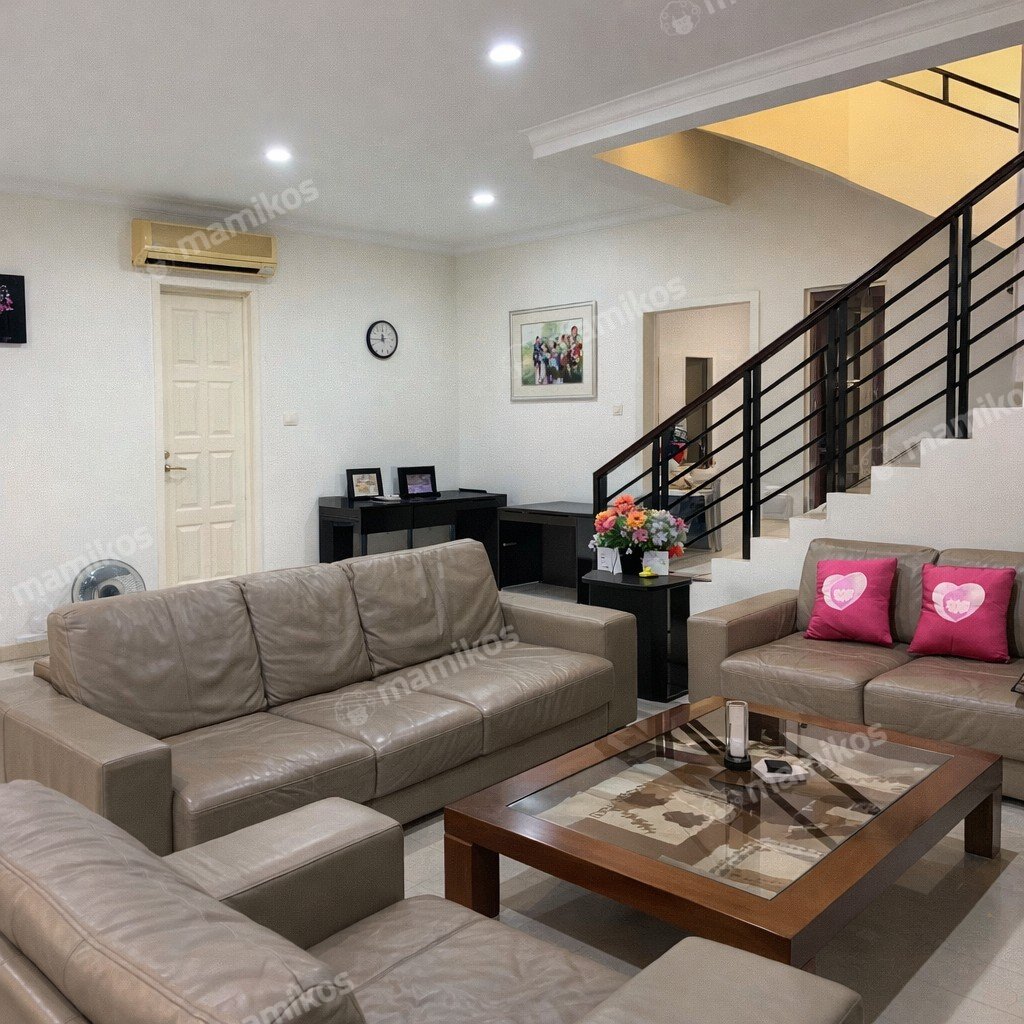 Rumah Sertifikat SHM 4 Kamar Tidur 3 Kamar Mandi Daan Mogot Jakarta Barat - Photo 2