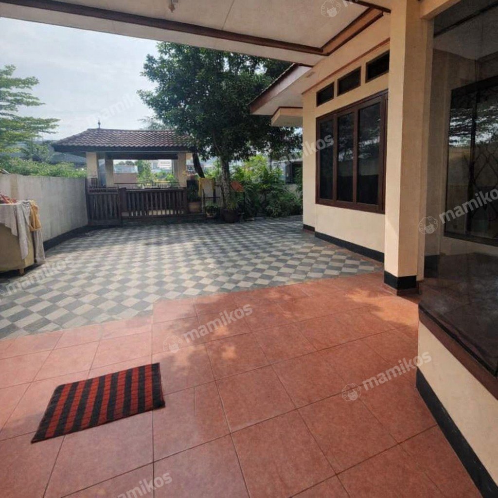 Rumah Sertifikat SHM 7 Kamar Tidur 5 Kamar Mandi Cibubur Jakarta Timur - Photo 2