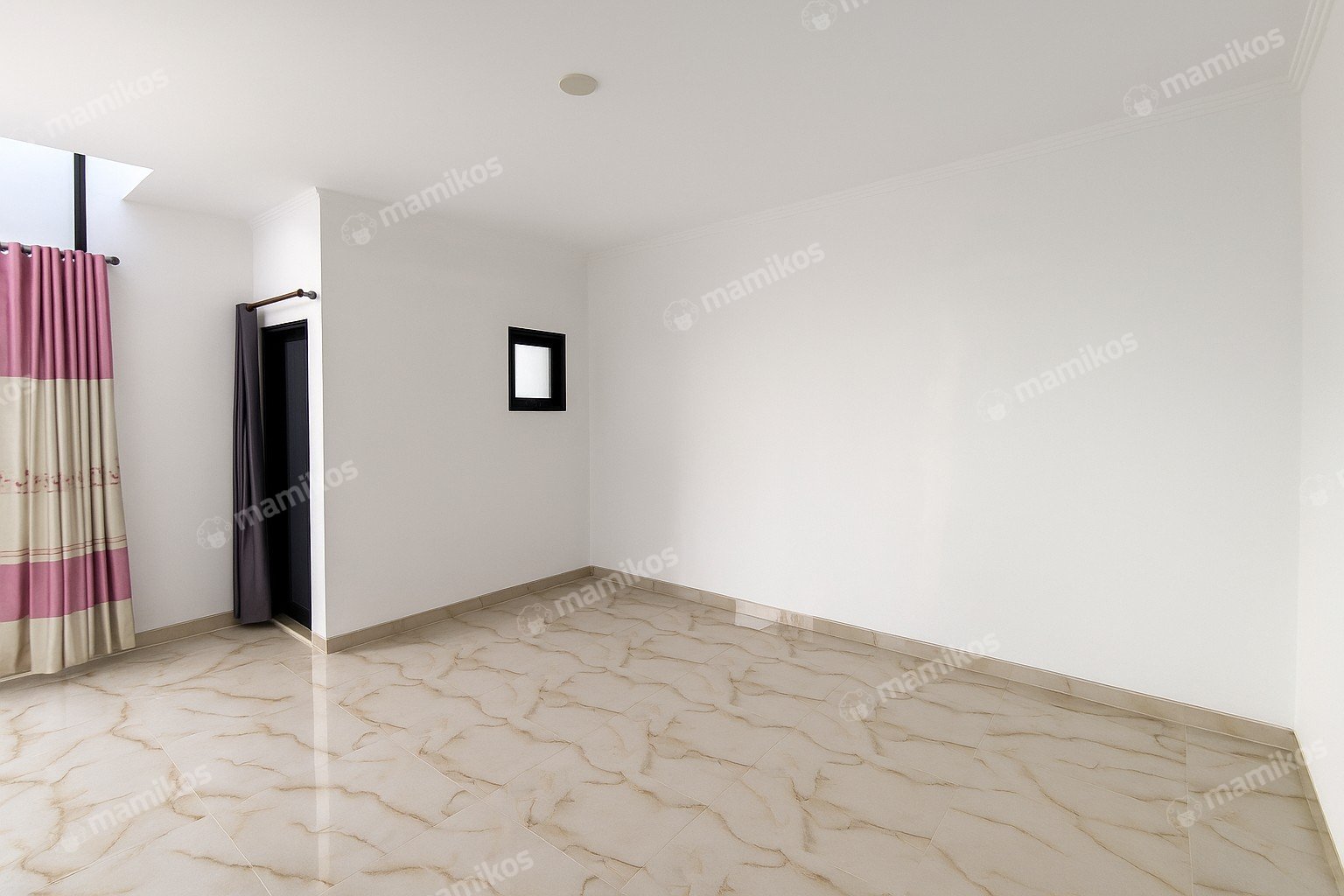 Rumah Sertifikat SHM 4 Kamar Tidur 4 Kamar Mandi Green Lake City Jakarta Barat - Photo 2