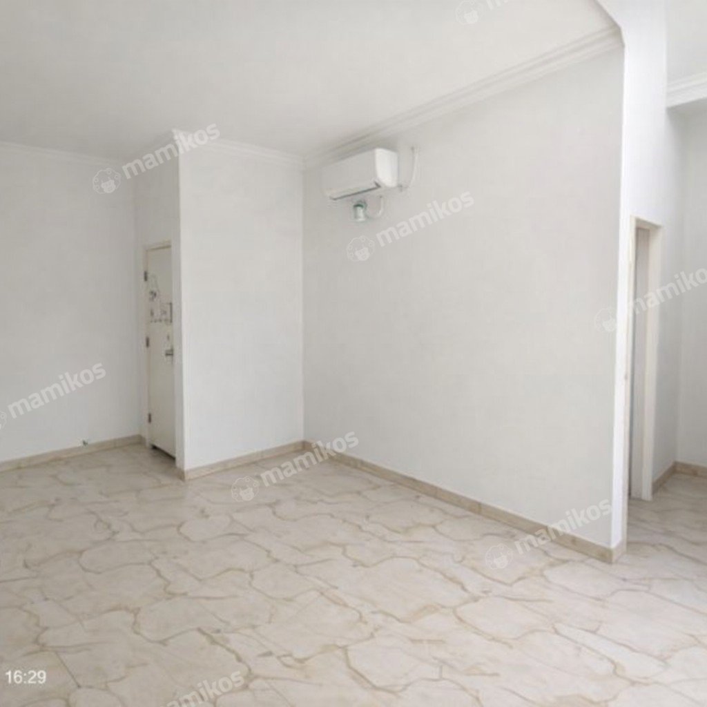 Rumah Sertifikat SHM 4 Kamar Tidur 4 Kamar Mandi Green Lake City Jakarta Barat - Photo 3