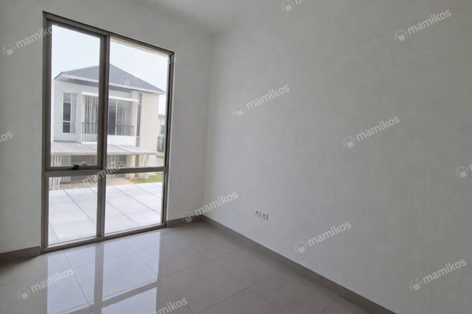 Rumah Baru 3 Kamar Tidur 3 Kamar Mandi Pantai Indah Kapuk Jakarta Utara - Photo 2