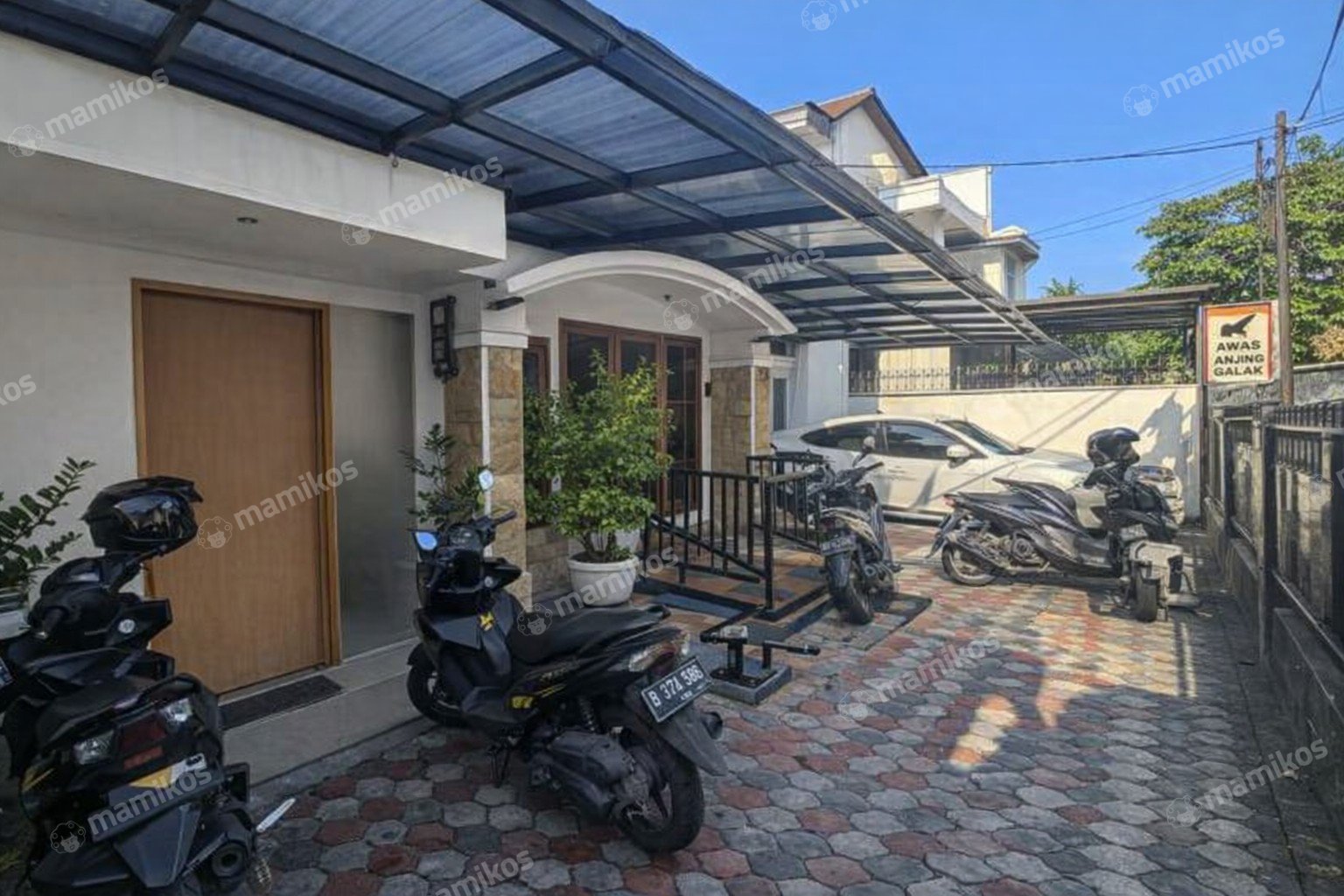 Rumah Sertifikat SHM 12 Kamar Tidur 12 Kamar Mandi Gandaria Jakarta Selatan