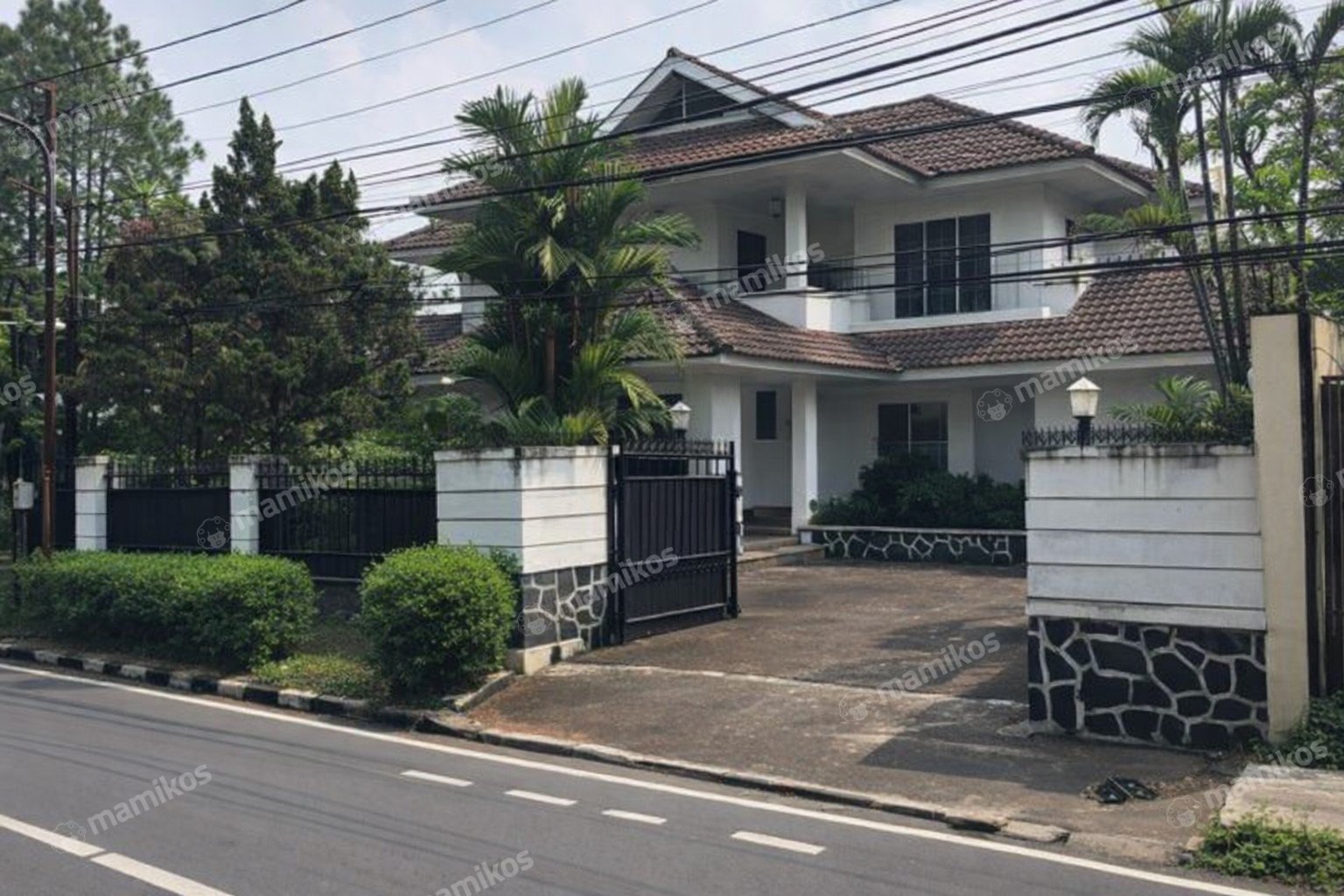 Rumah Sertifikat SHM 5 Kamar Tidur 5 Kamar Mandi Lebak Bulus Jakarta Selatan