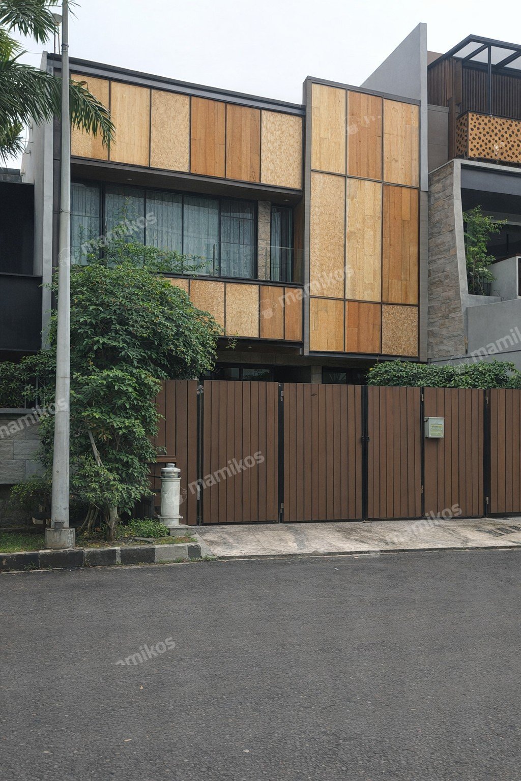 Rumah Sertifikat SHM 4 Kamar Tidur 2 Kamar Mandi Kembangan Jakarta Barat - Photo 3