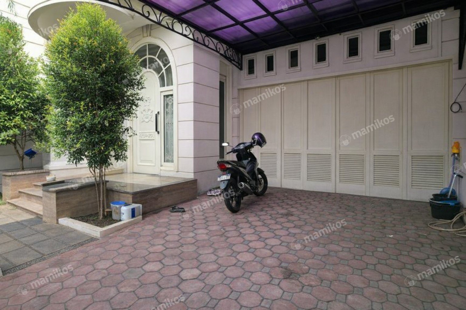 Rumah 4KT 3KM Senayan Jakarta Selatan