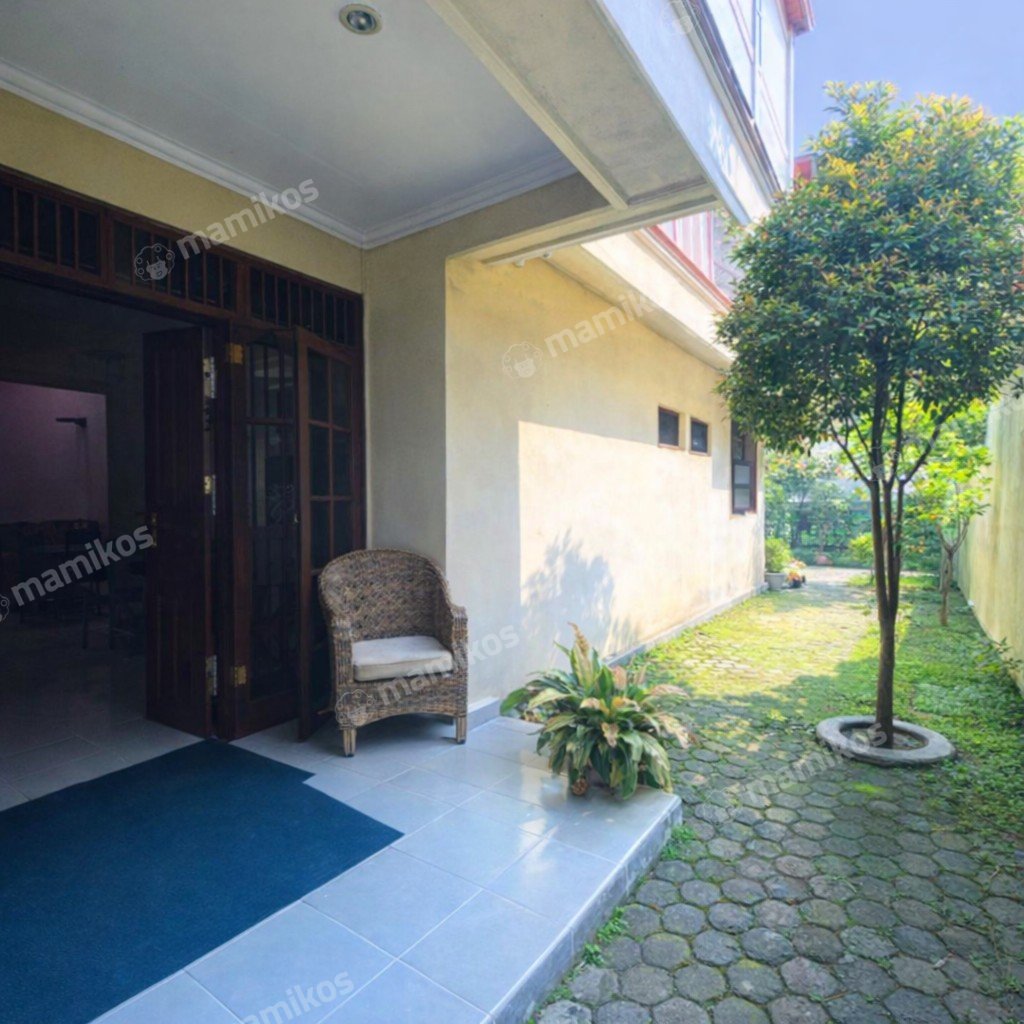 Rumah Sertifikat SHM 7 Kamar Tidur 7 Kamar Mandi Duren Sawit Jakarta Timur - Photo 4