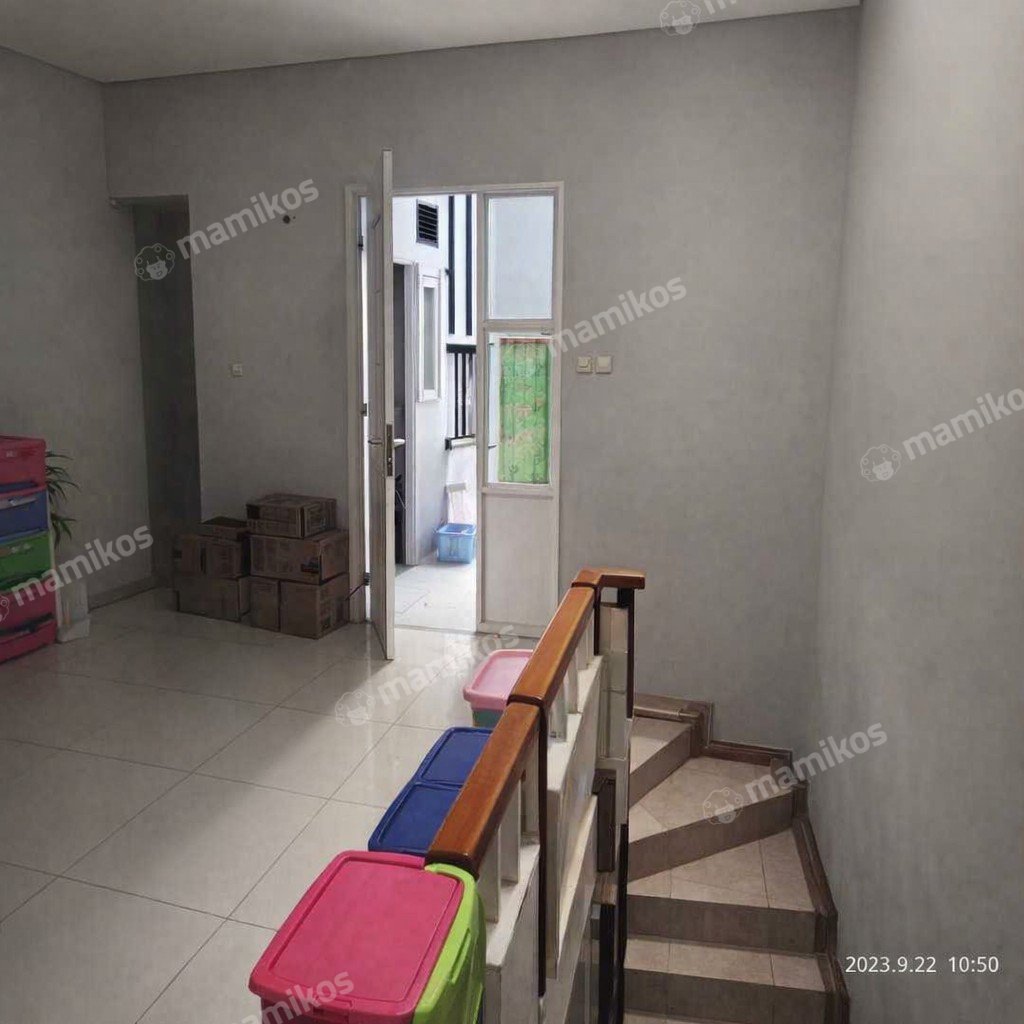 Rumah Sertifikat SHM 2 Kamar Tidur 2 Kamar Mandi Kembangan Jakarta Barat - Photo 3
