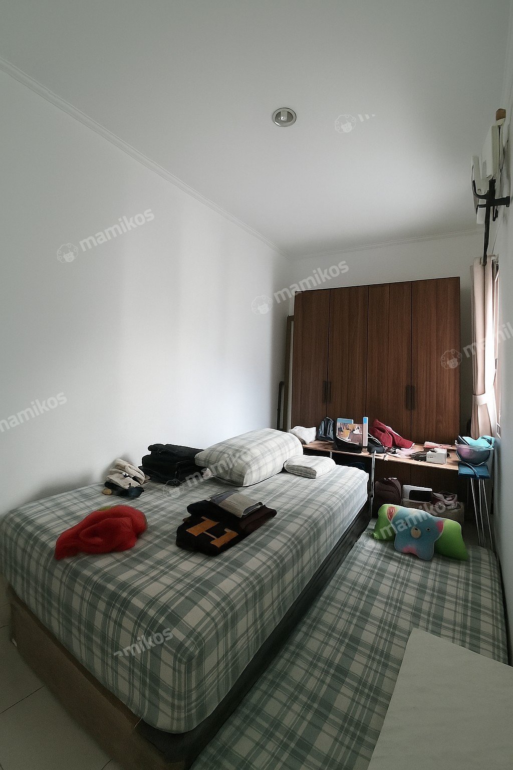 Rumah Sertifikat SHM 4 Kamar Tidur 2 Kamar Mandi Kota Wisata Jakarta Timur - Photo 4