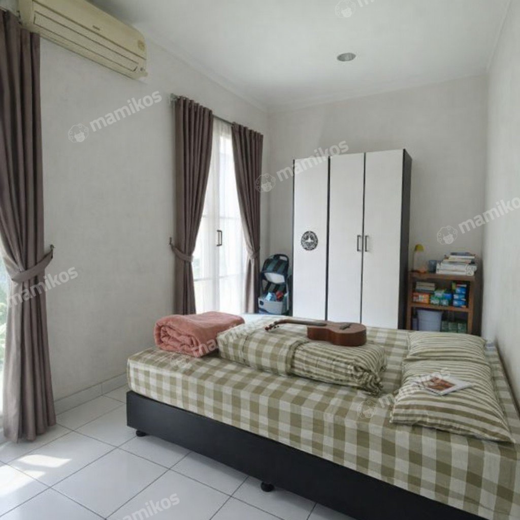 Rumah Sertifikat SHM 4 Kamar Tidur 2 Kamar Mandi Kota Wisata Jakarta Timur - Photo 5