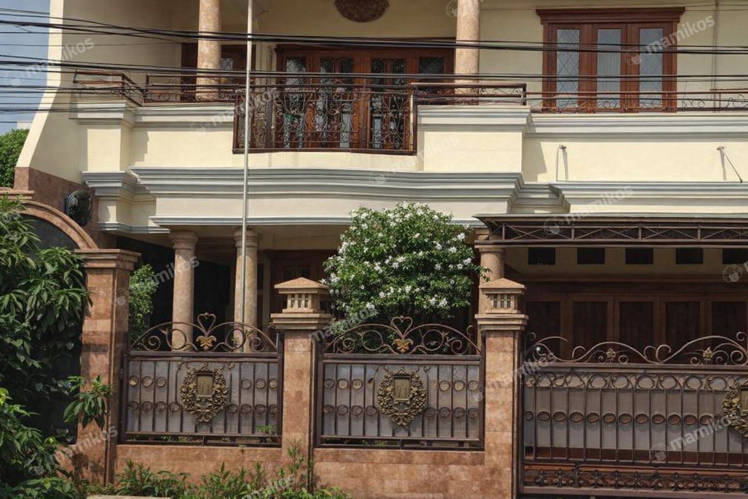 Rumah Sertifikat SHM 7 Kamar Tidur 4 Kamar Mandi Duren Sawit Jakarta Timur