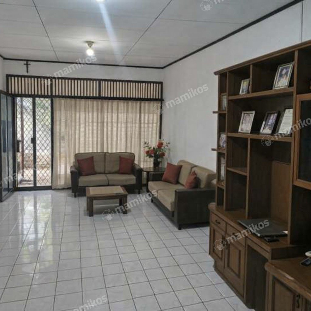 Rumah Sertifikat SHM 3 Kamar Tidur 2 Kamar Mandi Puri Indah Jakarta Barat - Photo 4