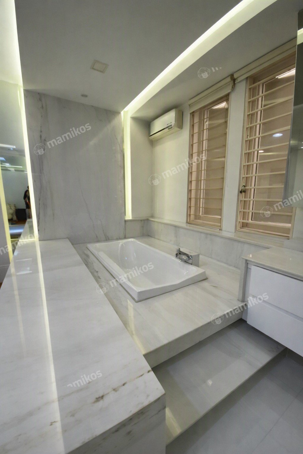 Rumah Sertifikat SHM 5 Kamar Tidur 5 Kamar Mandi Pantai Indah Kapuk Jakarta Utara - Photo 4