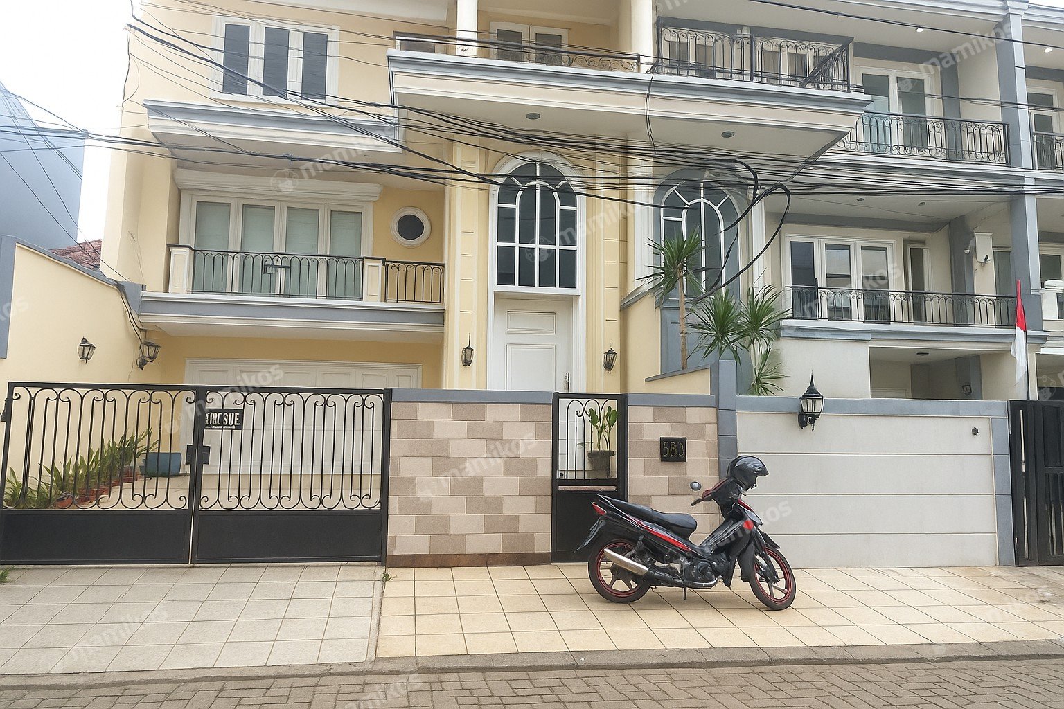 Rumah Sertifikat SHM 3 Kamar Tidur 3 Kamar Mandi Setiabudi Jakarta Selatan