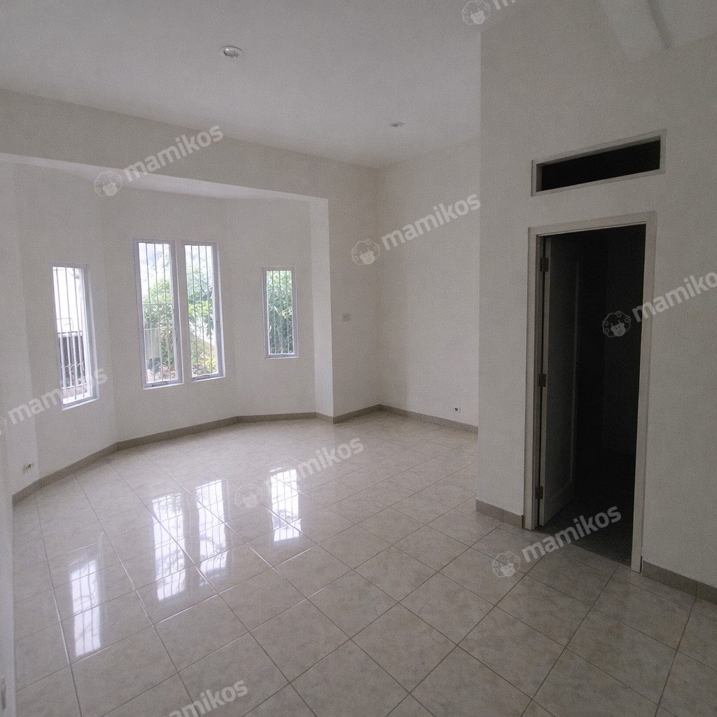 Rumah Sertifikat SHM 3 Kamar Tidur 2 Kamar Mandi Citra Garden Jakarta Barat - Photo 4