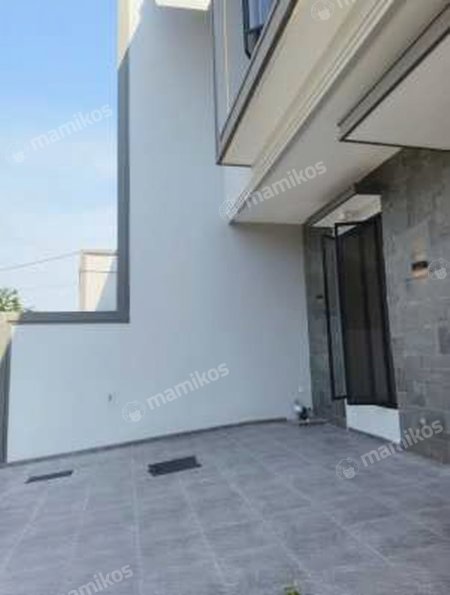Rumah Sertifikat SHM 4 Kamar Tidur 3 Kamar Mandi Nginden Surabaya - Photo 3