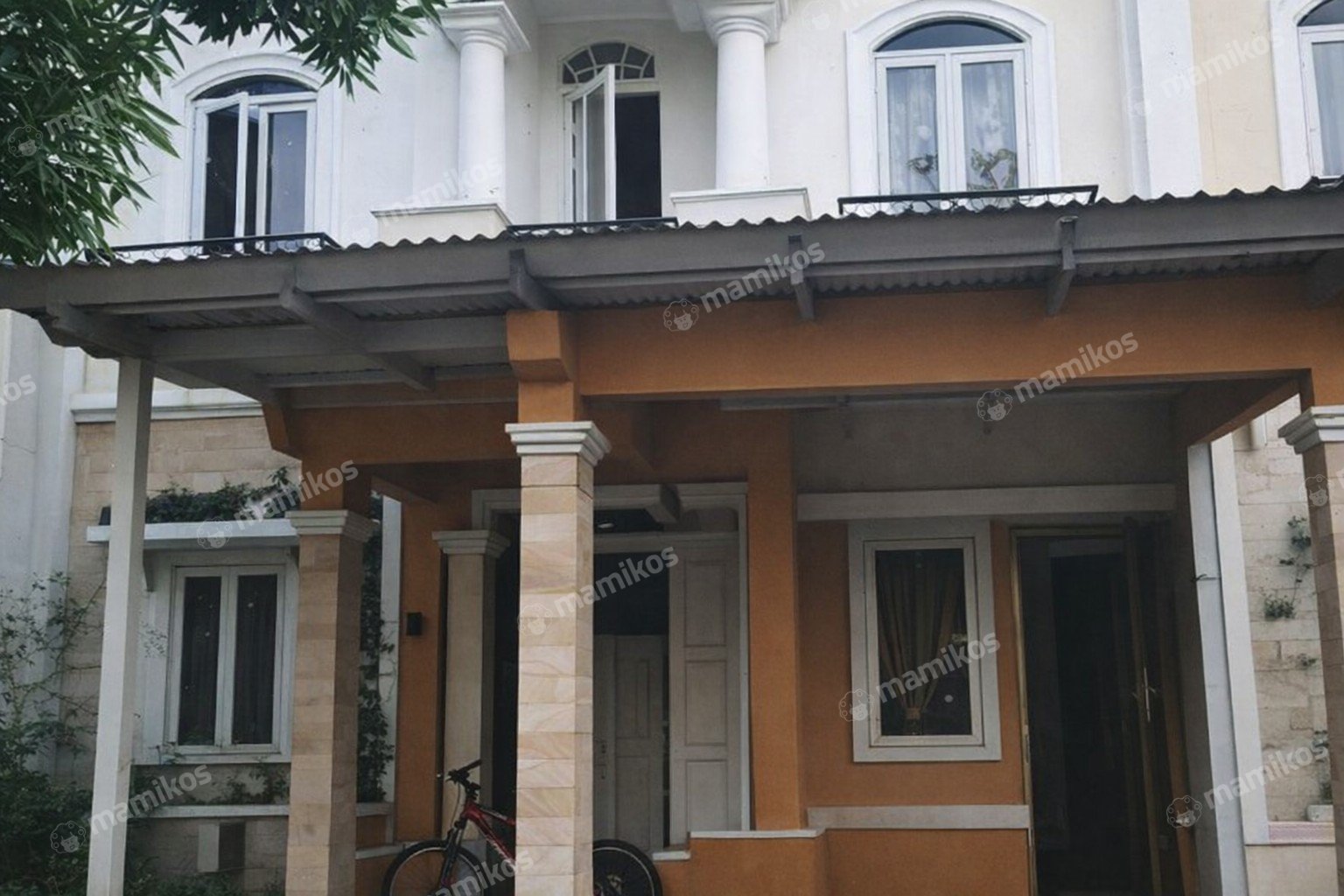 Rumah Sertifikat HGB 2 Kamar Tidur 2 Kamar Mandi Raffles Hills Jakarta Timur