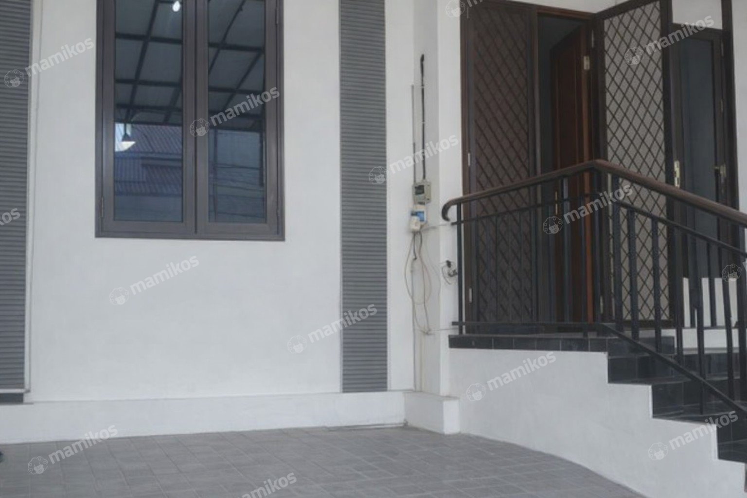 Rumah Sertifikat SHM 5 Kamar Tidur 4 Kamar Mandi Pulomas Jakarta Timur