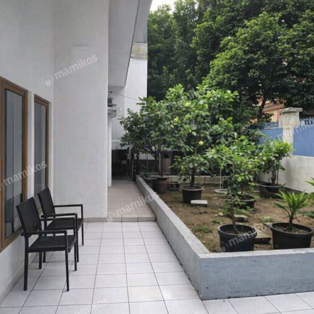 Rumah Sertifikat SHM 4 Kamar Tidur 2 Kamar Mandi Tanjung Duren Jakarta Barat - Photo 3