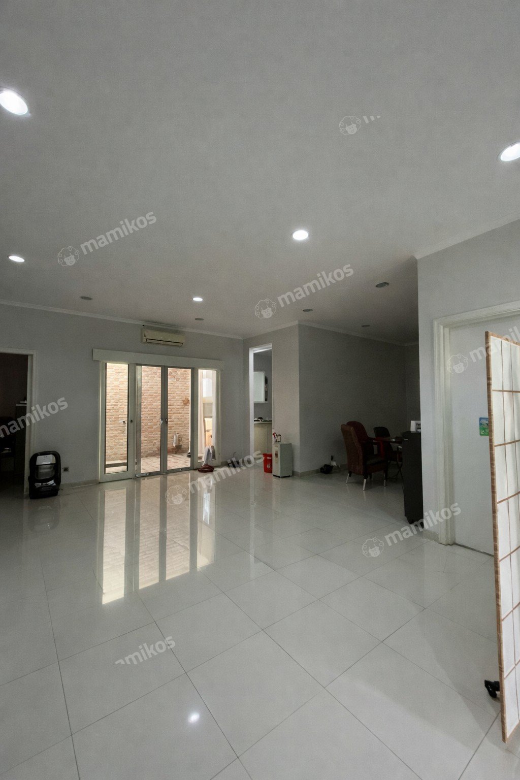 Rumah Sertifikat SHM 6 Kamar Tidur 3 Kamar Mandi Kelapa Gading Jakarta Utara - Photo 2