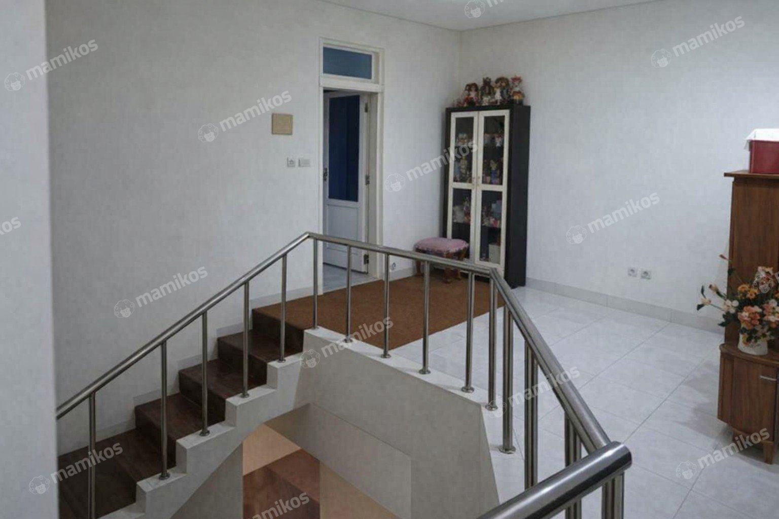 Rumah Sertifikat SHM 4 Kamar Tidur 4 Kamar Mandi Intercon Jakarta Barat - Photo 5