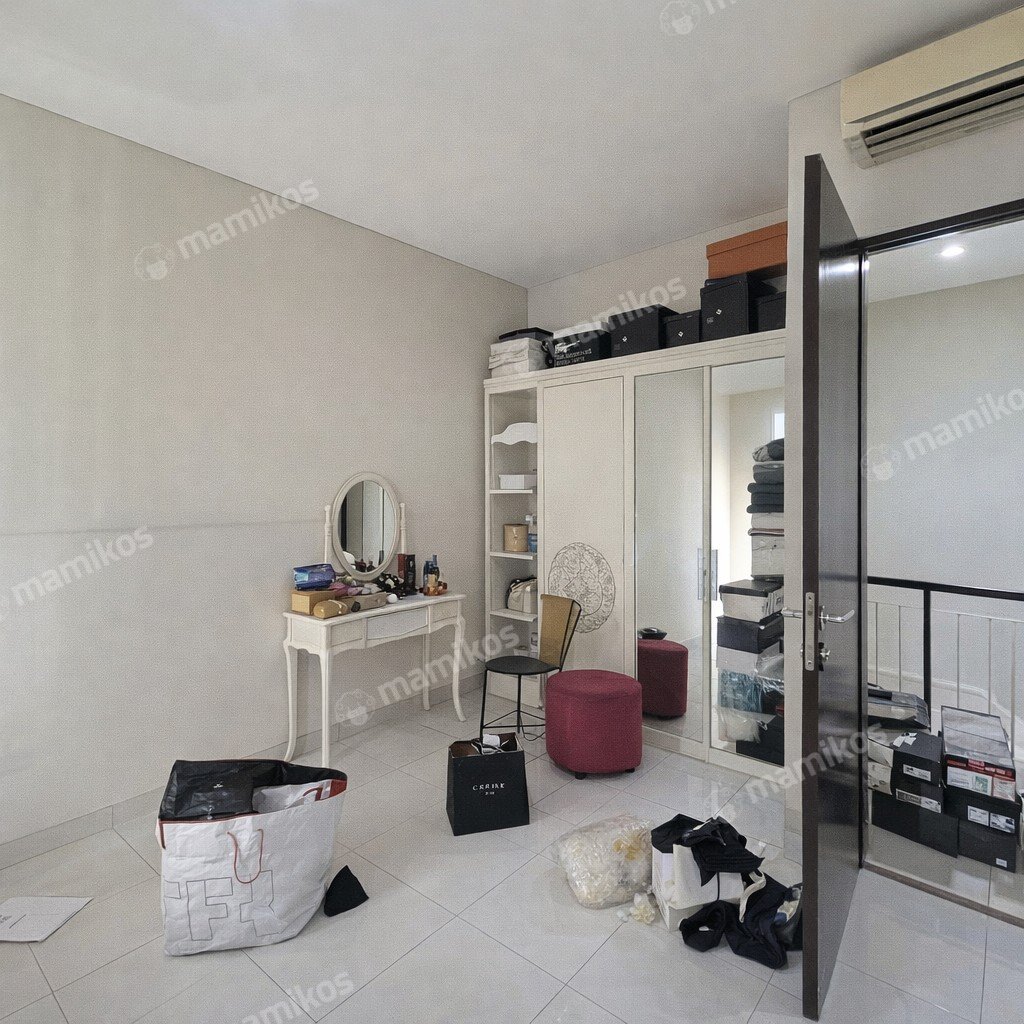 Rumah Sertifikat SHM 2 Kamar Tidur 2 Kamar Mandi Raffles Hills Jakarta Timur - Photo 4