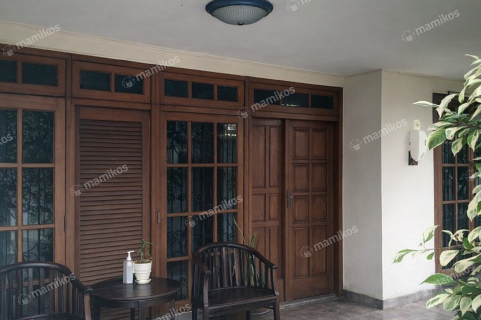 Rumah Sertifikat SHM 6 Kamar Tidur 3 Kamar Mandi Kemanggisan Jakarta Barat