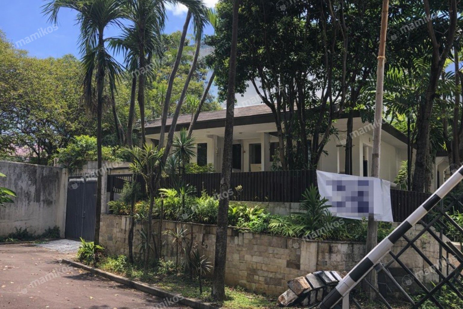 Rumah Sertifikat SHM 5 Kamar Tidur 5 Kamar Mandi Kuningan Jakarta Selatan