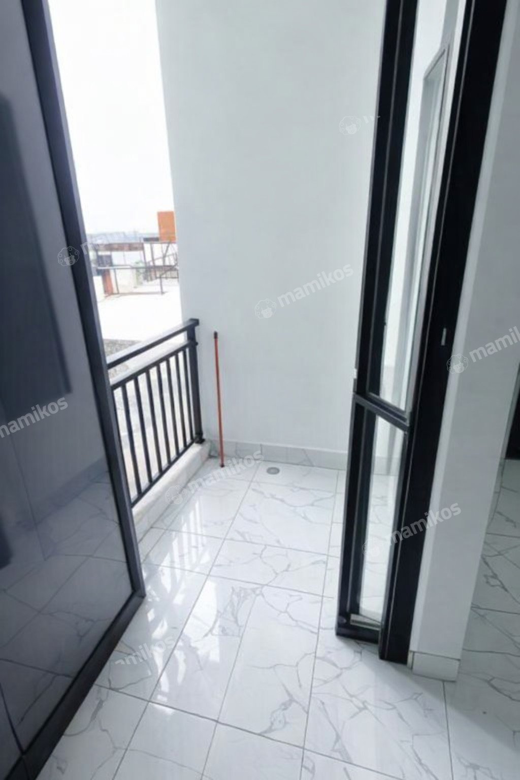 Rumah Sertifikat Girik 2 Kamar Tidur 2 Kamar Mandi Condet Jakarta Timur - Photo 5