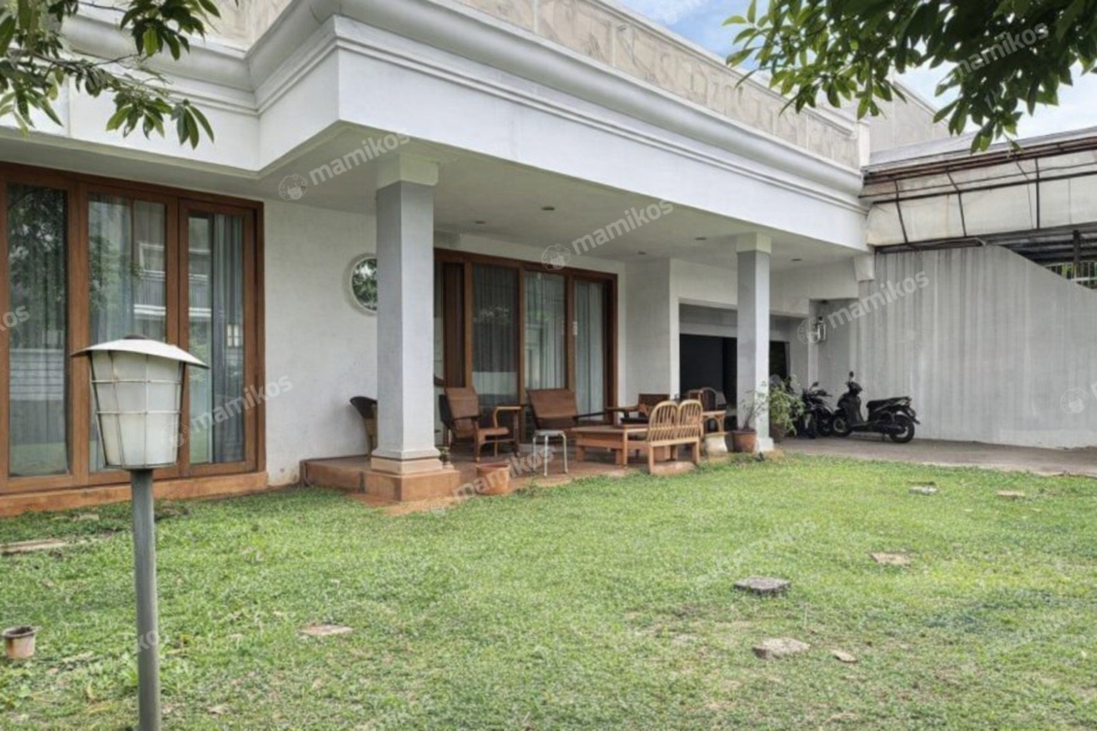 Rumah Sertifikat SHM 4 Kamar Tidur 2 Kamar Mandi Kebayoran Baru Jakarta Selatan