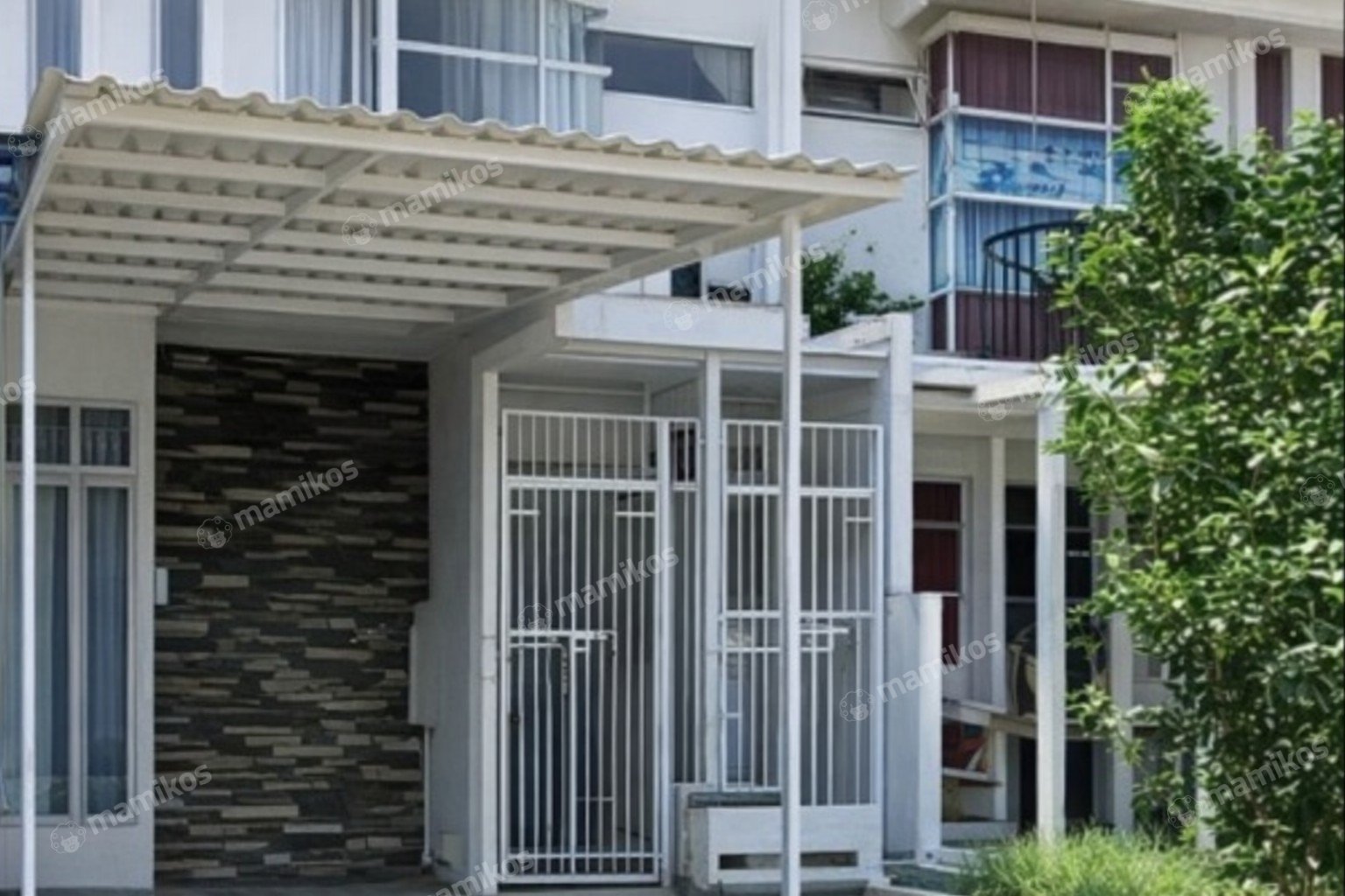 Rumah Sertifikat HGB 2 Kamar Tidur 2 Kamar Mandi Taman Palem Jakarta Barat
