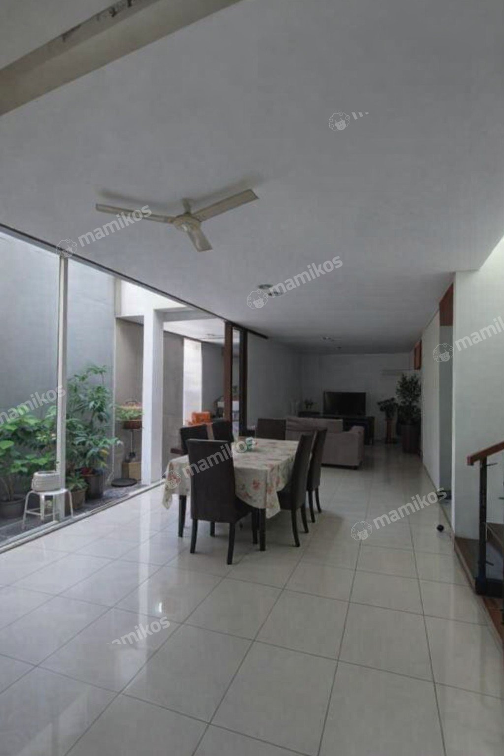 Rumah Sertifikat HGB 4 Kamar Tidur 4 Kamar Mandi Kembangan Jakarta Barat - Photo 2