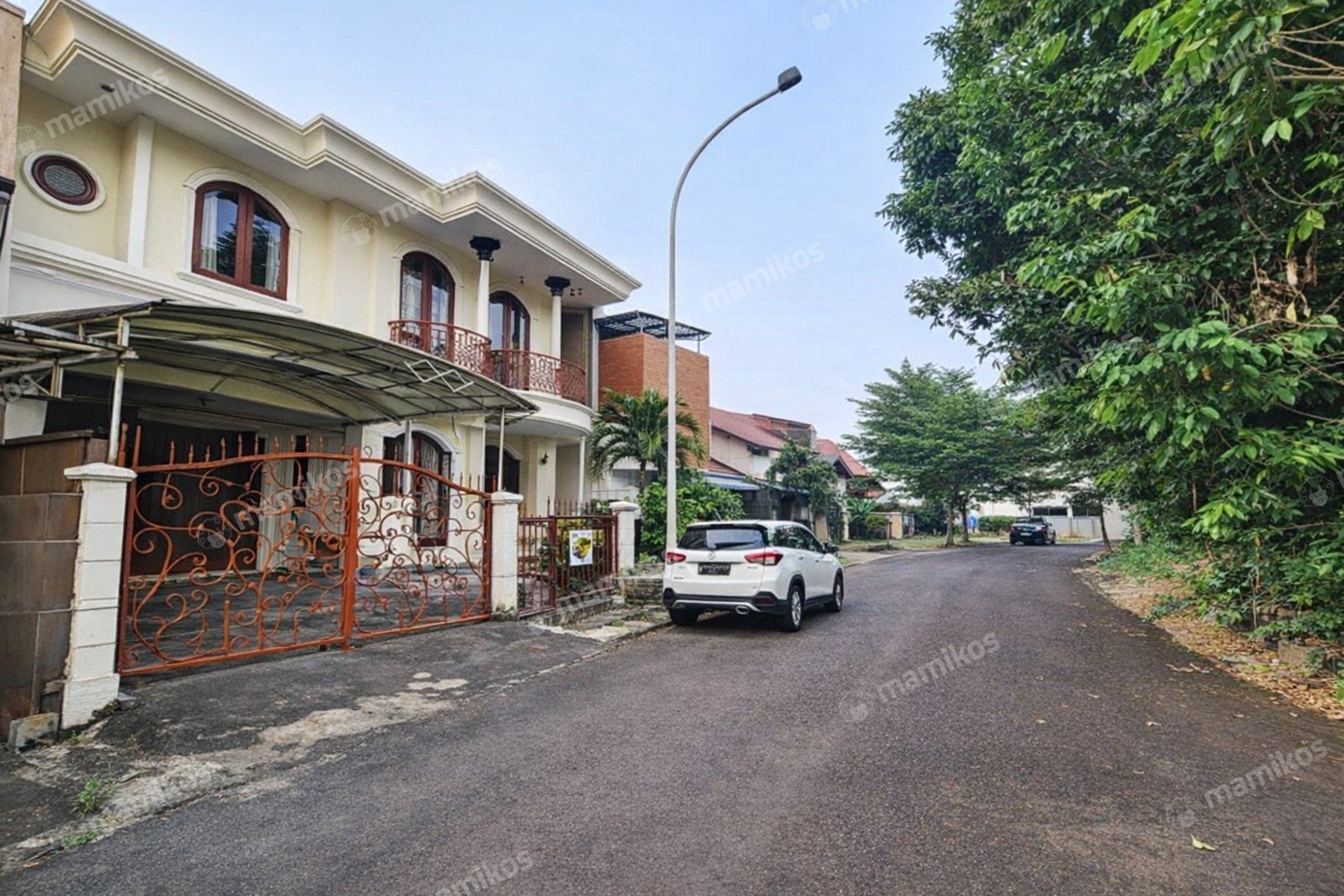 Rumah Sertifikat SHM 5 Kamar Tidur 4 Kamar Mandi Bintaro Jakarta Selatan