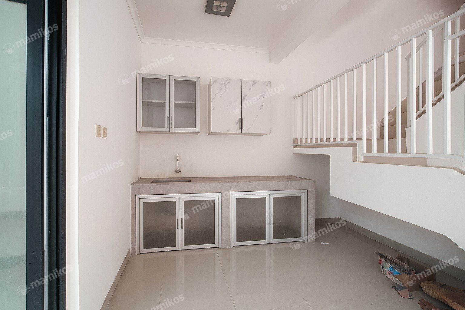 Rumah Sertifikat SHM 1 Kamar Tidur 1 Kamar Mandi Mangga Dua Jakarta Barat - Photo 2