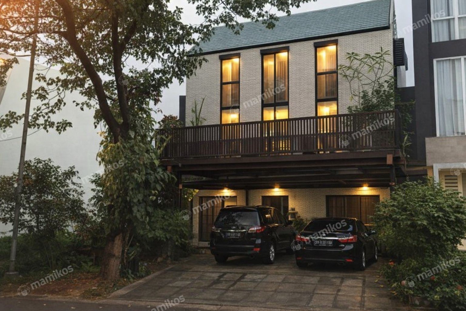 Rumah Sertifikat SHM 6 Kamar Tidur 4 Kamar Mandi Joglo Jakarta Barat