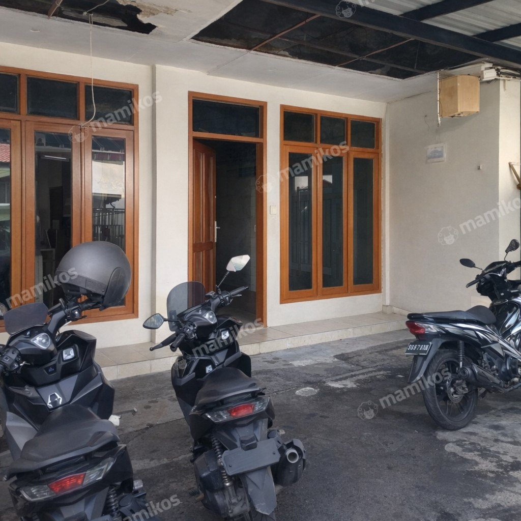 Rumah Sertifikat SHM 4 Kamar Tidur 3 Kamar Mandi Pondok Indah Jakarta Selatan - Photo 2