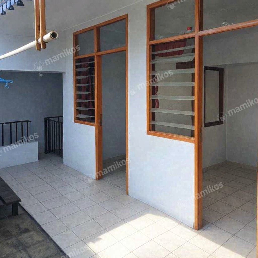 Rumah Sertifikat SHM 4 Kamar Tidur 3 Kamar Mandi Pondok Indah Jakarta Selatan - Photo 5
