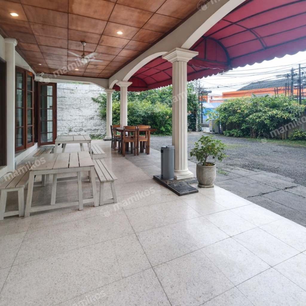 Rumah Sertifikat SHM 4 Kamar Tidur 4 Kamar Mandi Kemang Jakarta Selatan - Photo 2