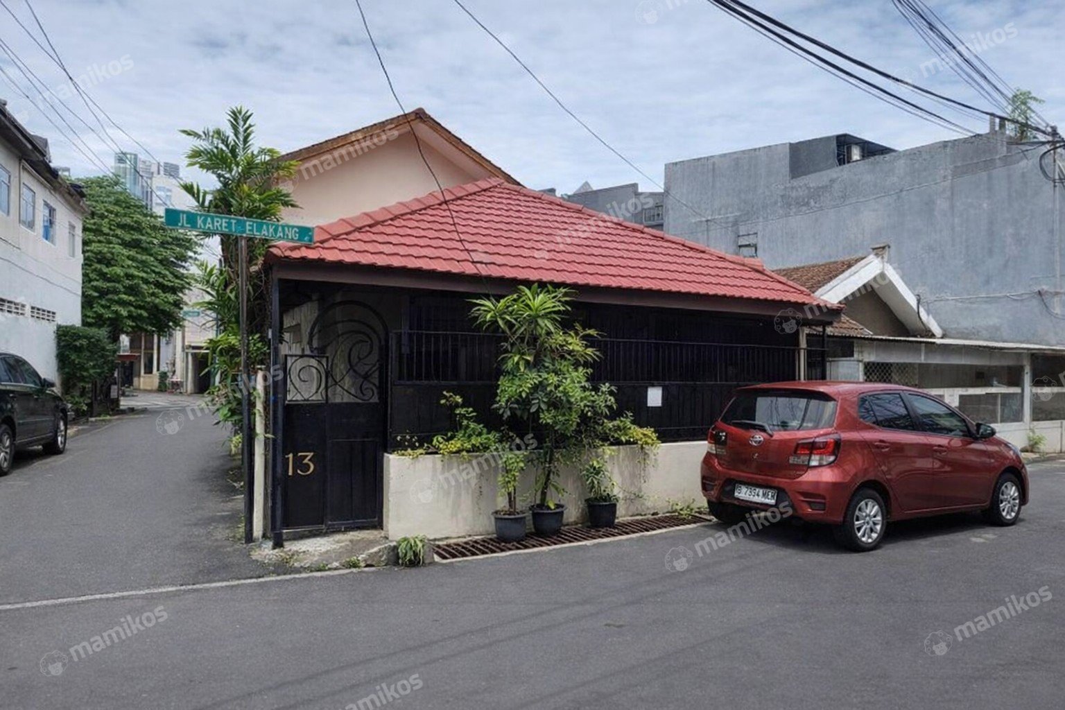 Rumah Sertifikat SHM 9 Kamar Tidur 4 Kamar Mandi Setiabudi Jakarta Selatan
