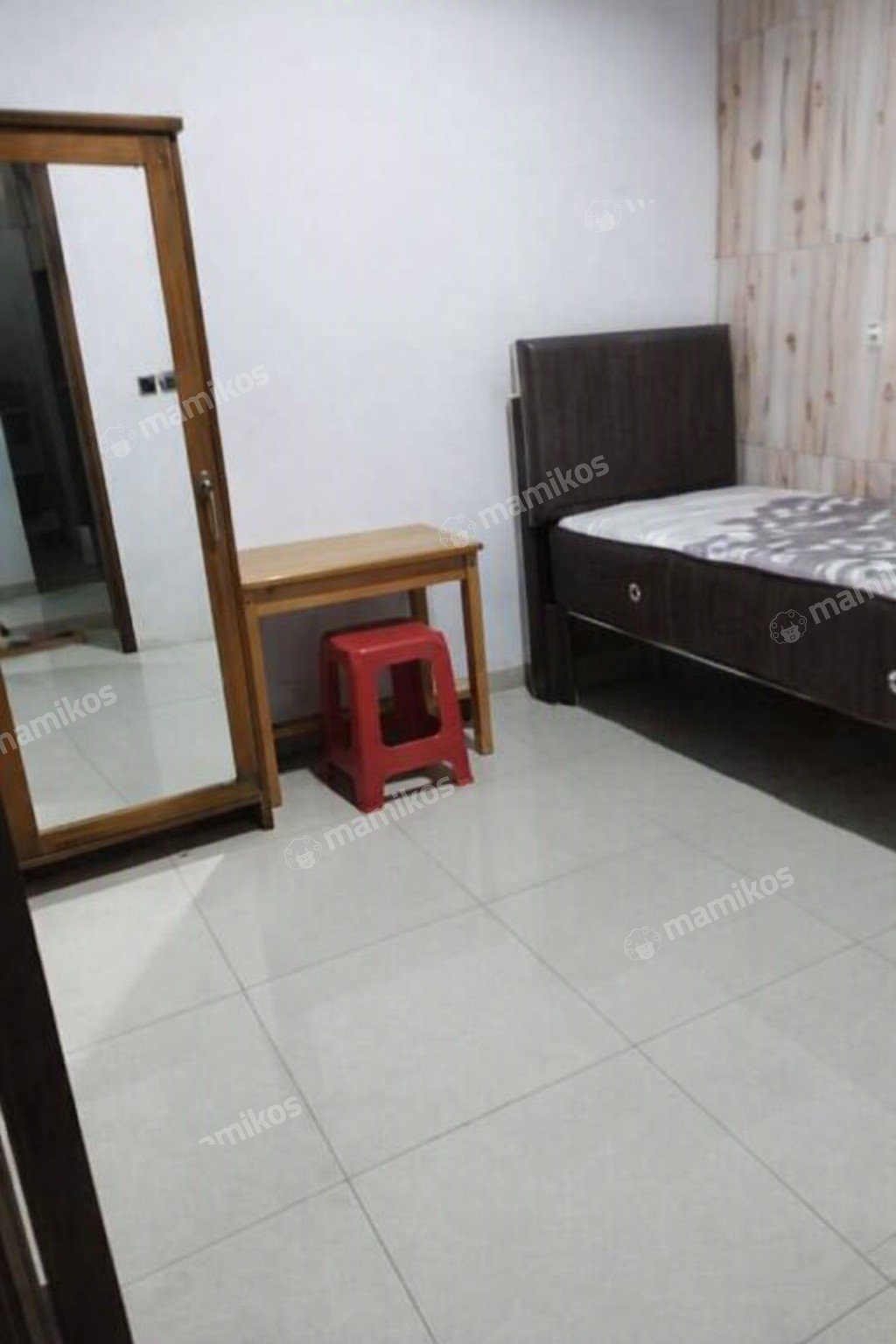 Rumah Sertifikat SHM 10 Kamar Tidur 4 Kamar Mandi Kelapa Gading Jakarta Utara - Photo 2