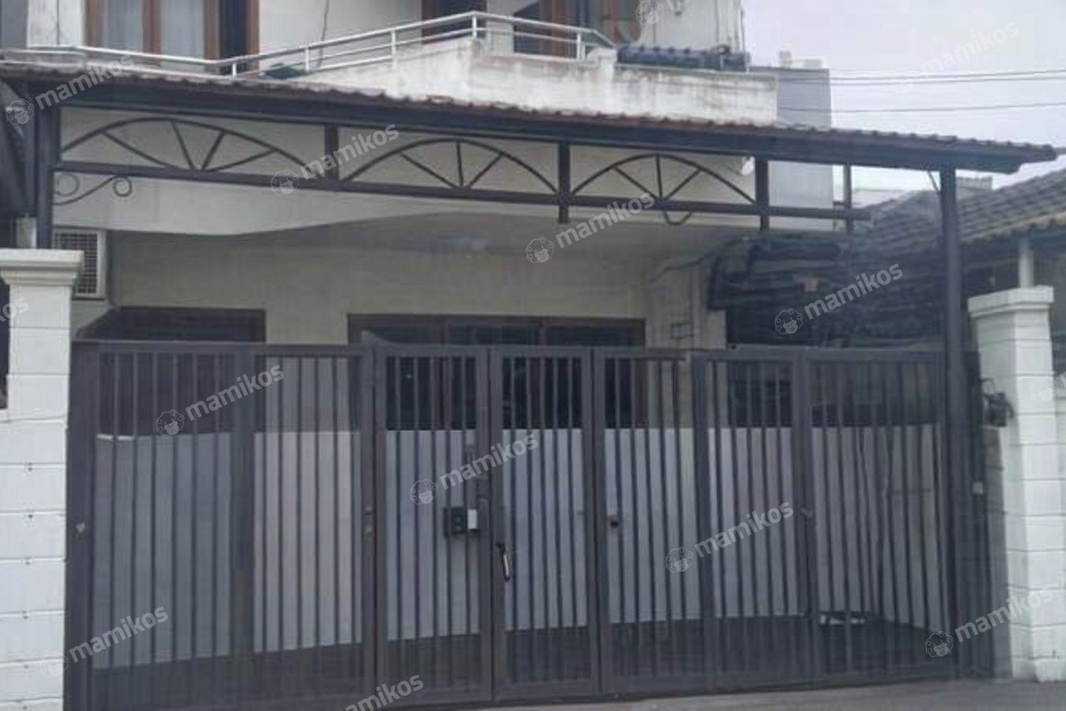 Rumah Sertifikat SHM 4 Kamar Tidur 3 Kamar Mandi Pondok Indah Jakarta Selatan