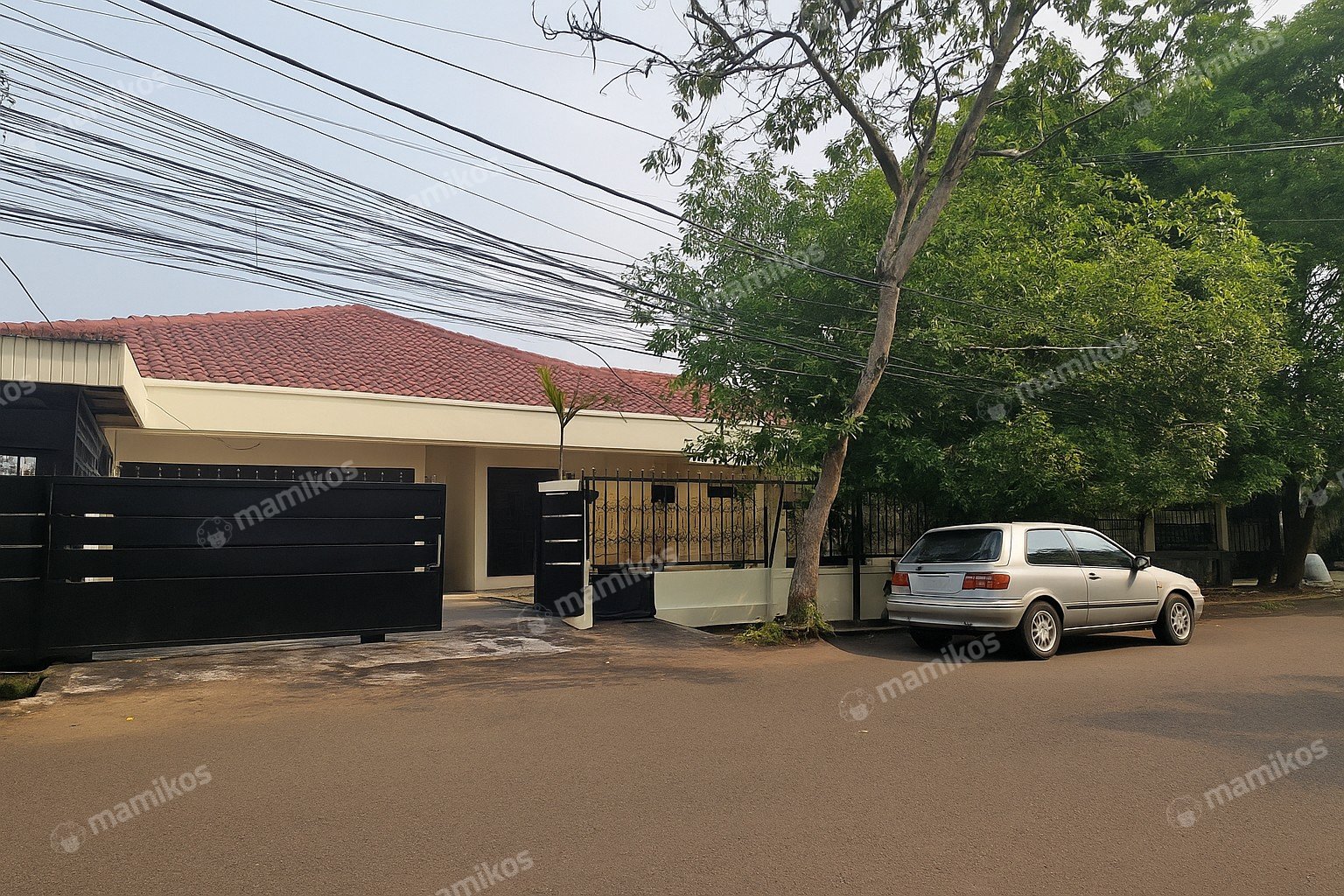 Rumah Sertifikat SHM 4 Kamar Tidur 5 Kamar Mandi Radio Dalam Jakarta Selatan