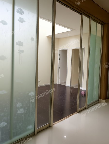 Rumah Sertifikat HGB 4 Kamar Tidur 3 Kamar Mandi Citraland Surabaya - Photo 2