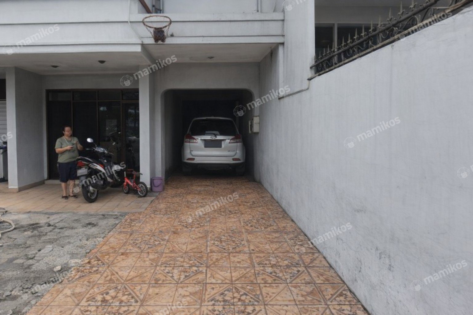 Rumah Sertifikat SHM 5 Kamar Tidur 2 Kamar Mandi Sunrise Garden Jakarta Barat - Photo 2